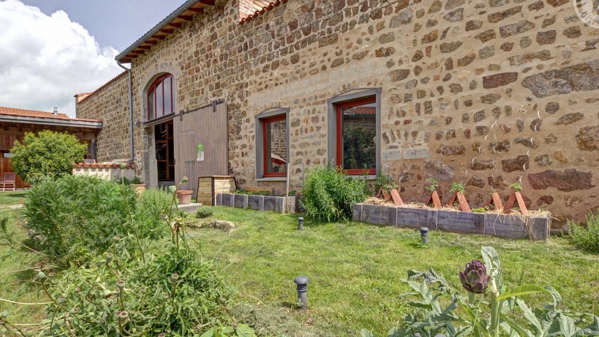 Verrieres-en-Forez Cottage | Charming cottage with terraces and grill
