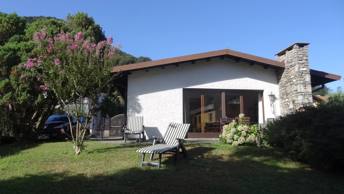 Lavena Ponte Tresa House | Charming cottage overlooking the lake