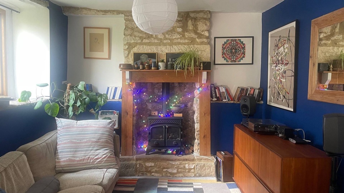 Nailsworth House | Charming Cotswold stone cottage with garden, off-road parking and valley views