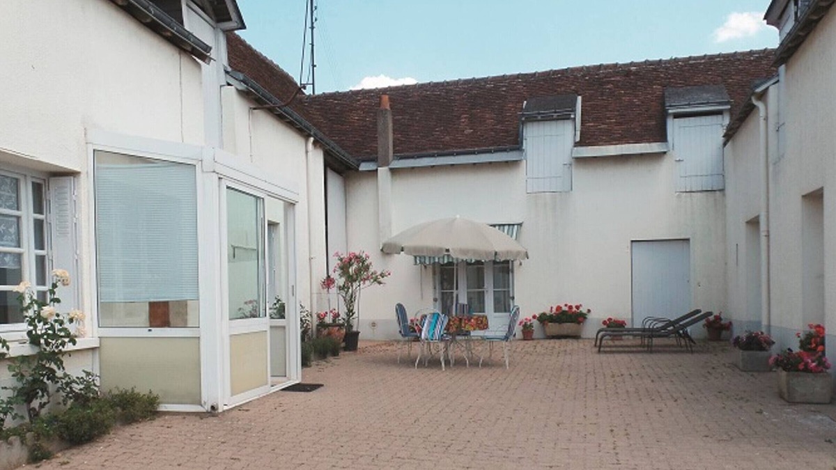 Vernou-sur-Brenne Cottage | Charming Cottage near Loire Castles, Vouvray Vineyards, and Nature Trails