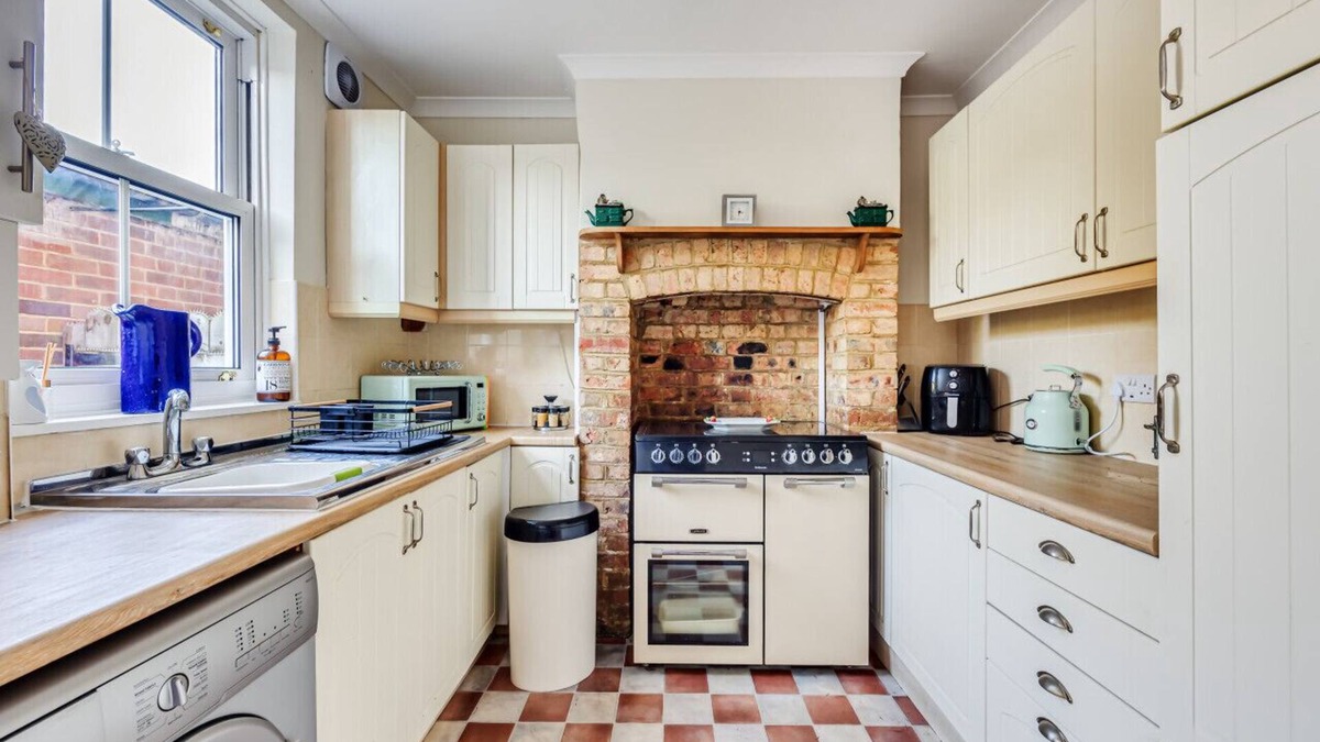 Gawcott House | Charming Cottage Free Parking Fast Wifi Smart TV