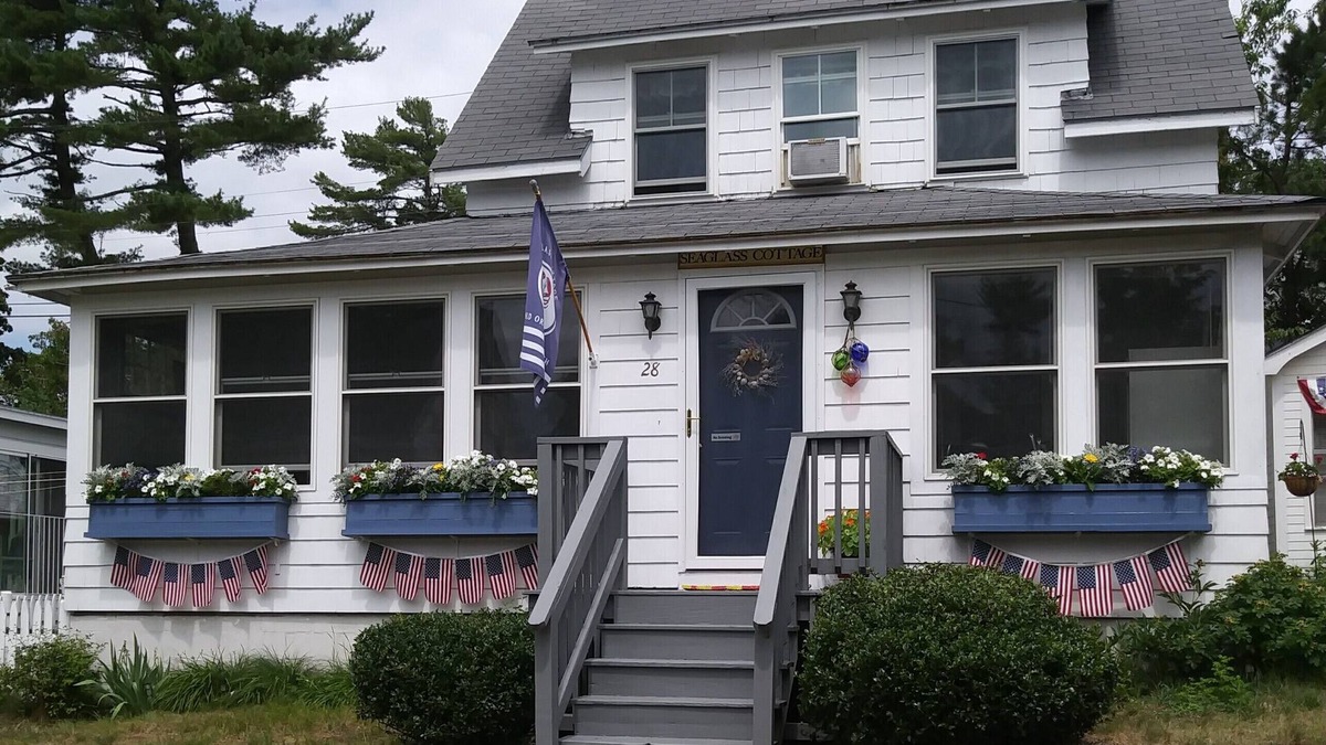 Old Orchard Beach Cottage | Charming Cottage 5 min walk to beach & 8 min. walk to The Pier !