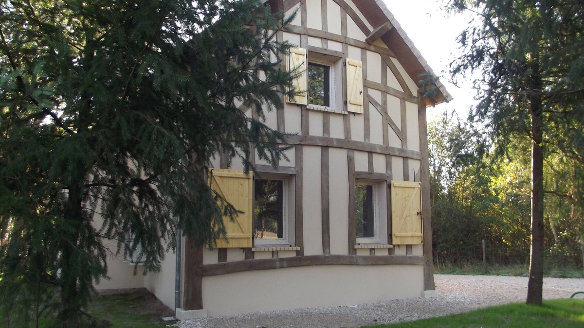 Crouy-sur-Cosson Cottage | Charming cottage in Sologne 5 minutes from CHAMBORD Park.