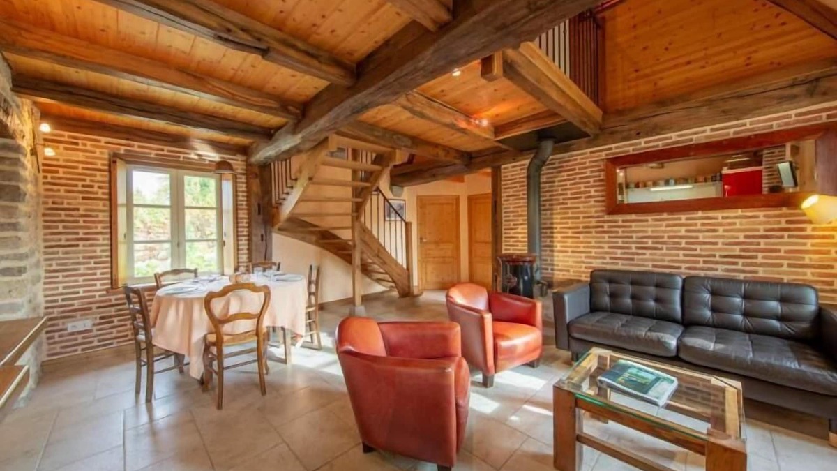 Vitry-aux-Loges Cottage | Charming Cottage with Sauna, Fireplace, and Countryside Views in Loiret