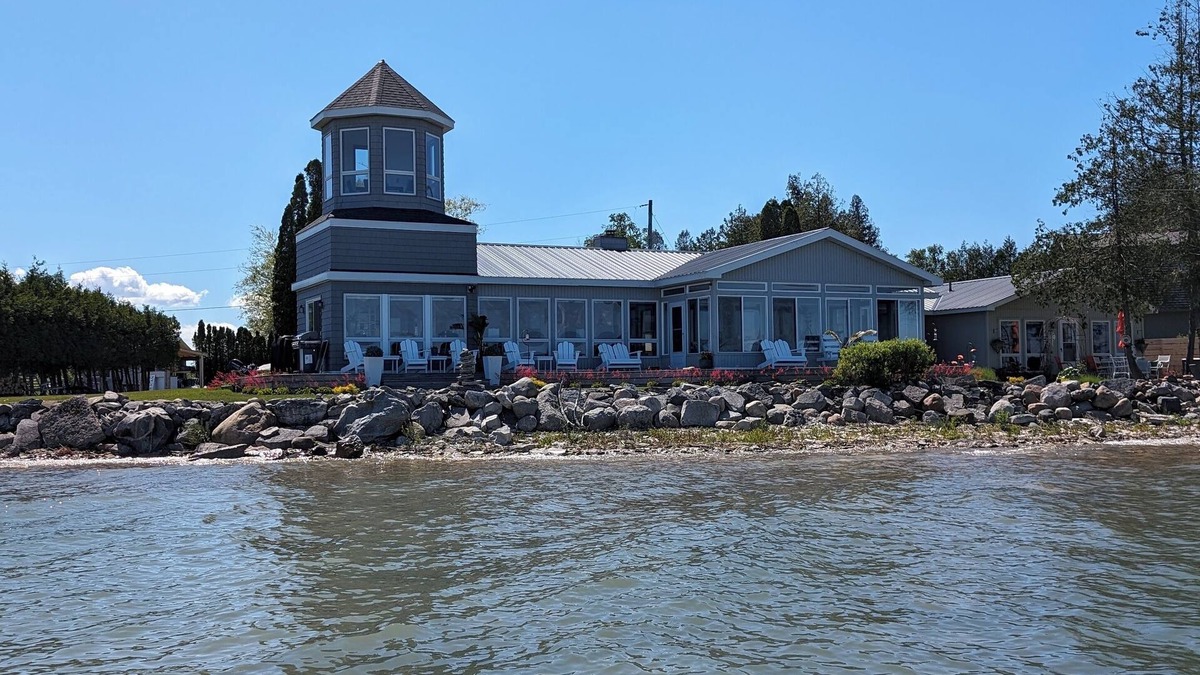 Chippewa County Cottage | Charming cottage with amazing views St Mary's River in De TourVillage