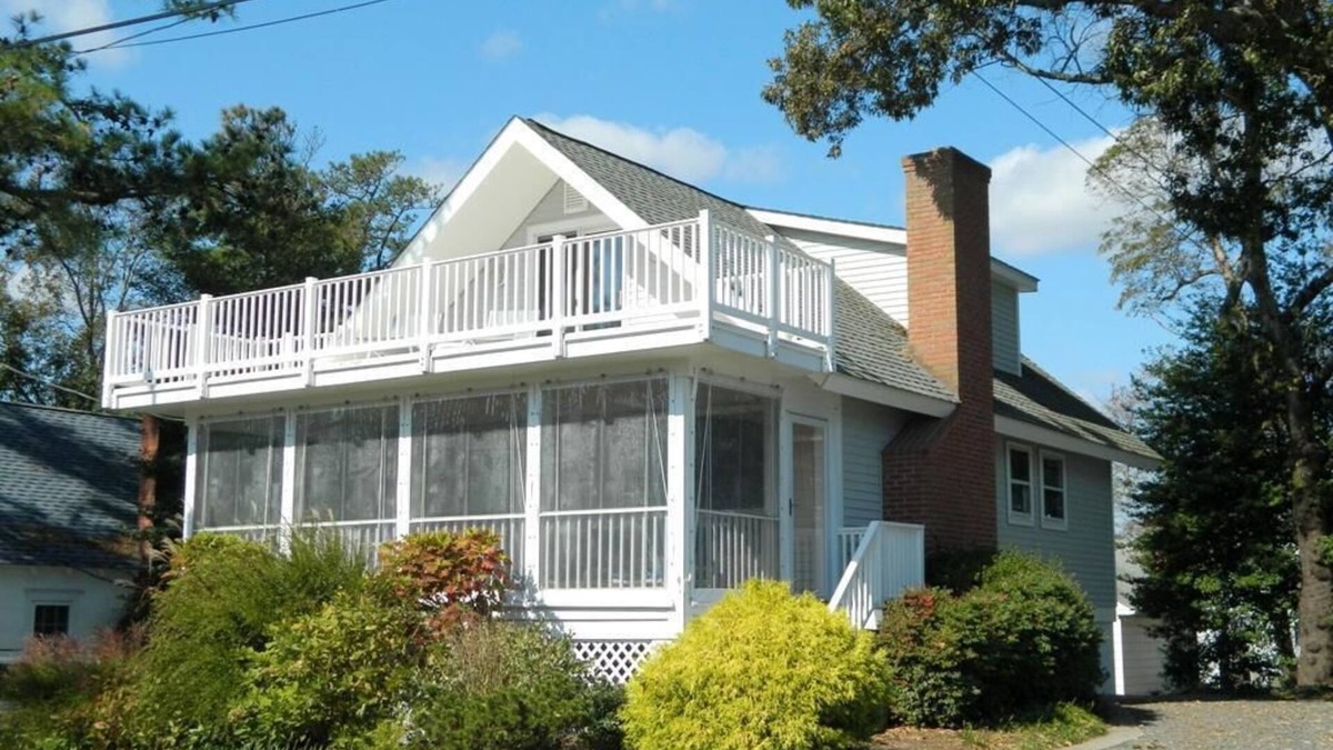South Rehoboth Cottage | Charming Cottage Steps from Rehoboth Beach, Sleeps 8, Great Location & Perks!