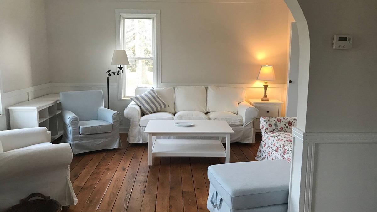Harbor Beach House | Charming Cottage across the street from the Beach!
