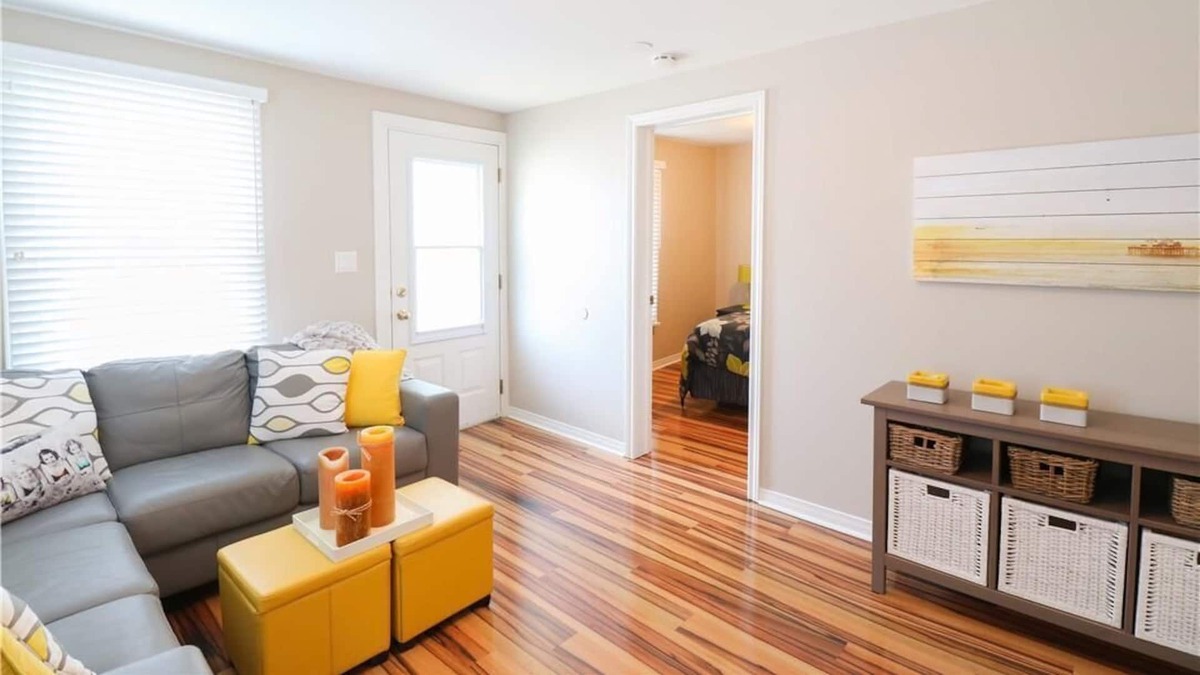 Port Dover House | Charming cottage away from home
