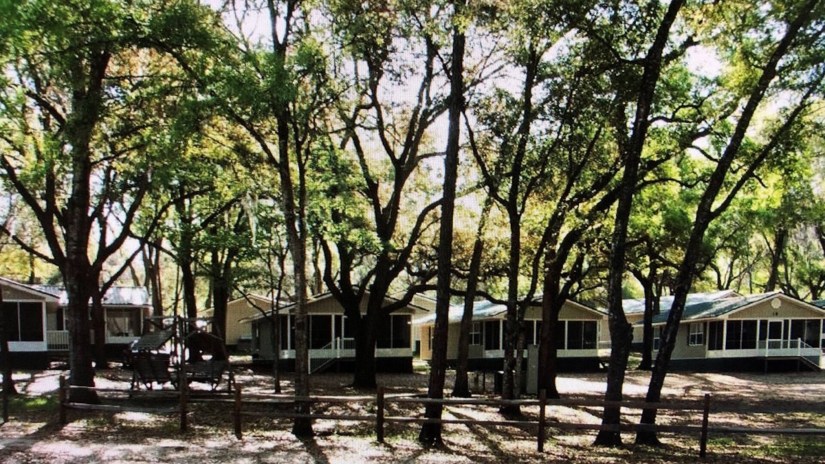 Salt Springs Cabin | Charming Cottage by the Lake!