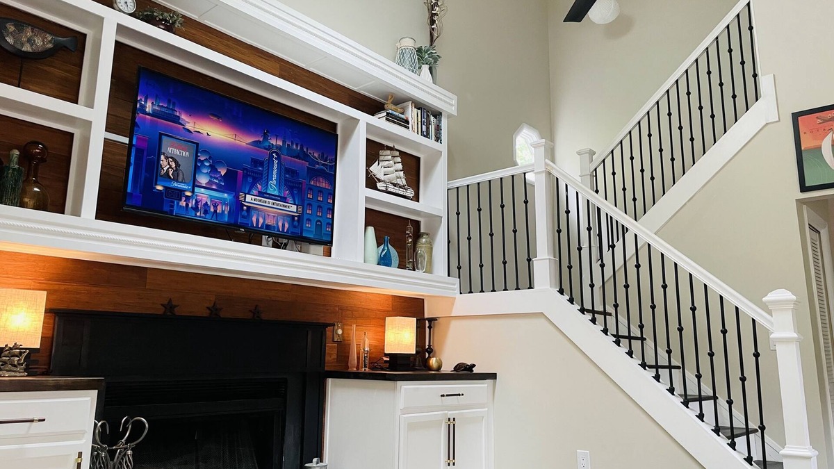 Arundel on the Bay House | Charming Cottage by the Bay with Hot Tub, Gourmet Kitchen & Community Beach