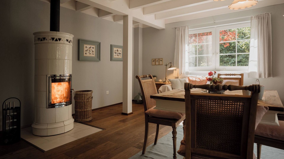 Stein am Rhein House | Charming Cottage with Garden and Fireplace