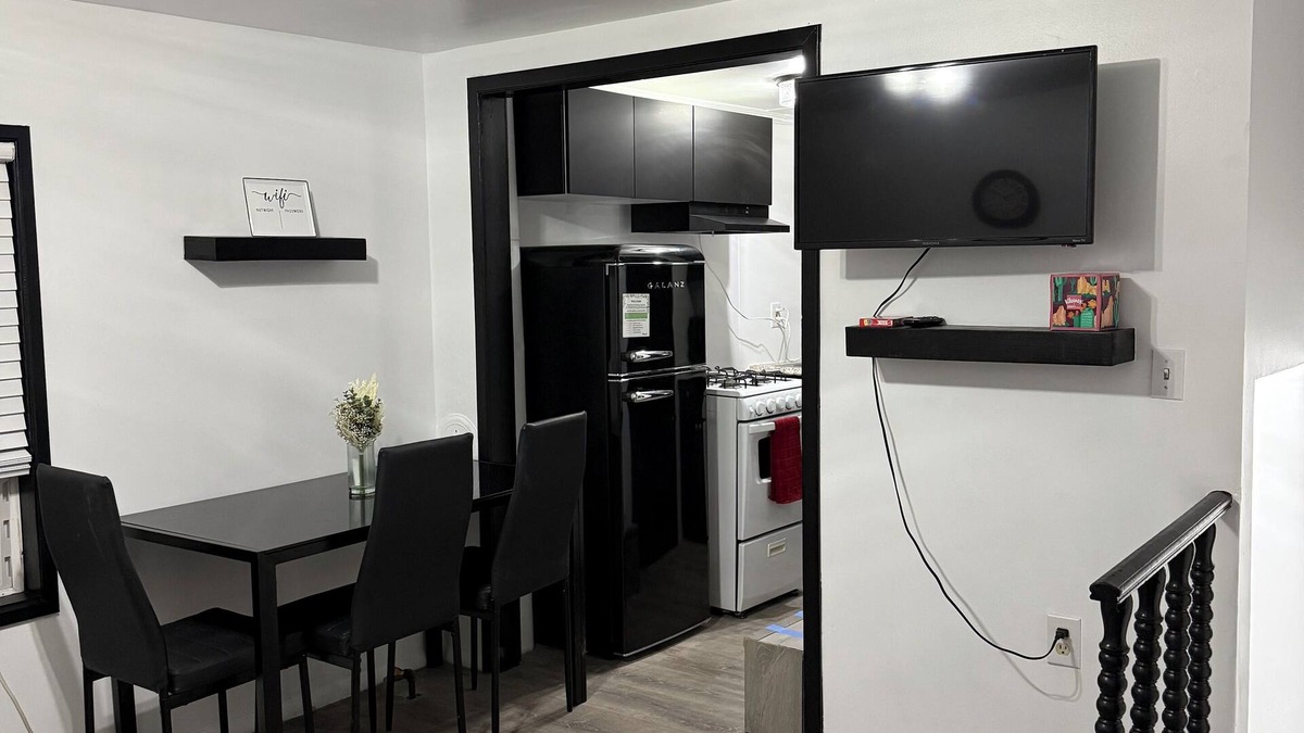 Midvale Cottage | Charming cottage close to Ski/Hike & shopping, centrally located in Midvale