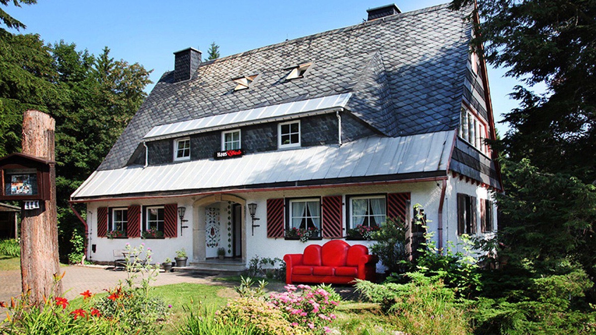 Baerenburg House | Charming cottage for 12-16 people right on the forest with a fireplace room + sauna