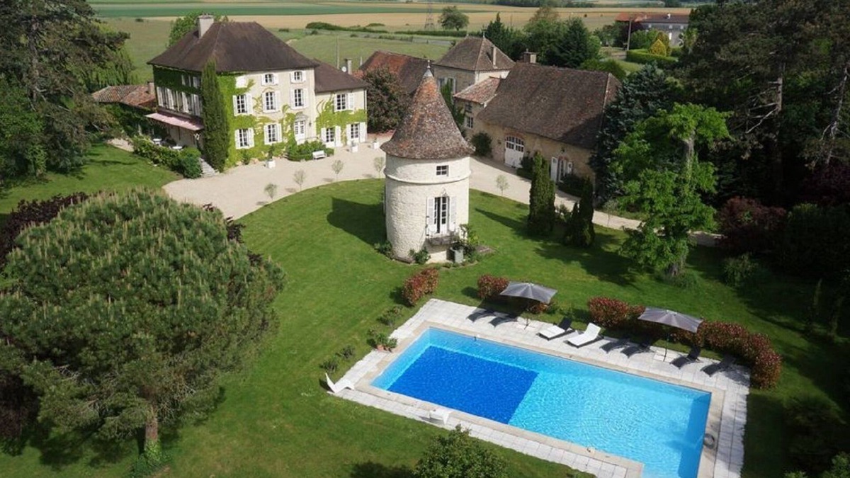 Montbellet Other | Charming cottage for 6 people in the old castle keeper's house