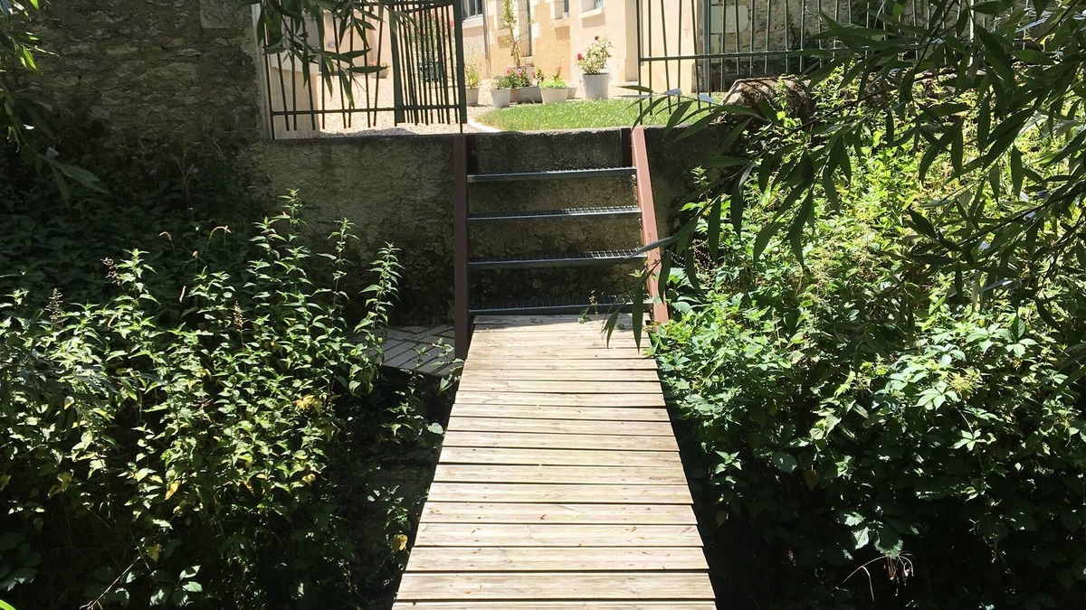 Azay-sur-Indre House | Charming cottage by the water
