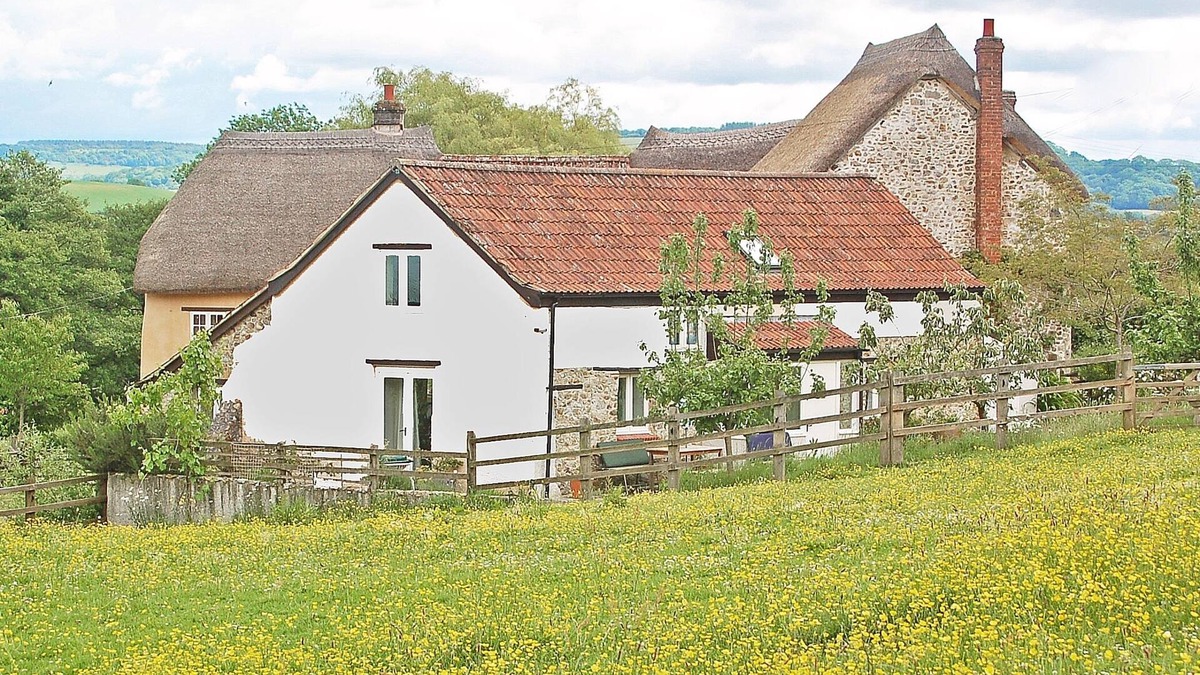 Colyton Cottage | Charming Cottage In Peaceful Location