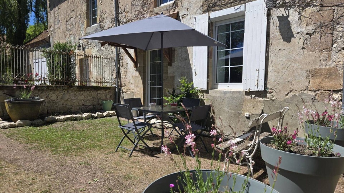 Souvigny Cottage | Charming Cottage in Souvigny, Private Garden, Pet Friendly