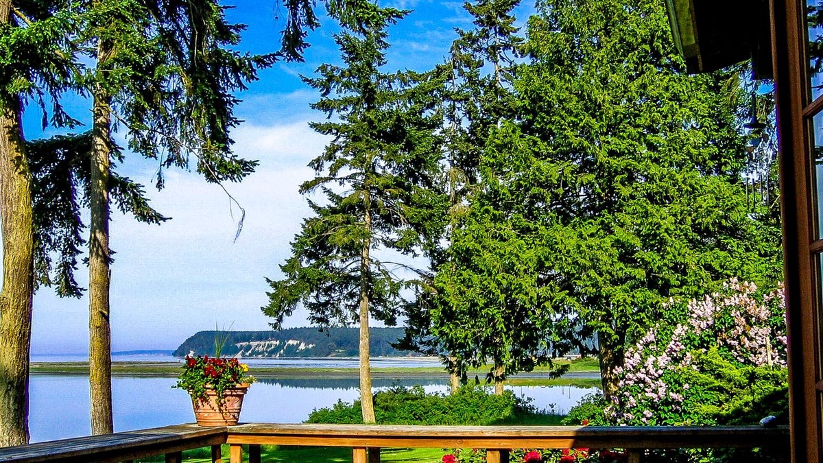 Sequim House | Charming Cottage in Stunning Waterfront Setting
