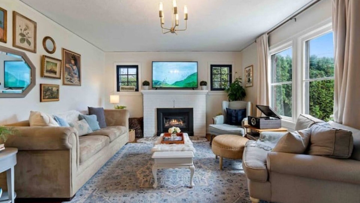 Downtown Vancouver House | Charming cottage in the city; walk to Main Street