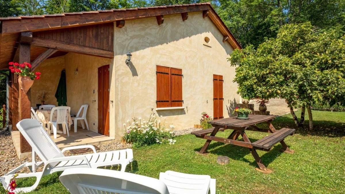 Tursac Cottage | Charming Cottage in the Heart of Vézère Valley with Terrace, BBQ, and WiFi