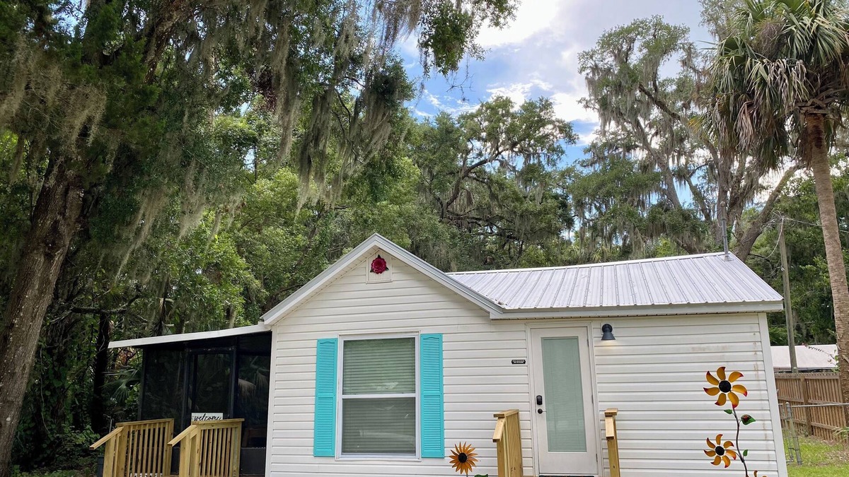 Yankeetown House | Charming cottage in Yankeetown, Florida