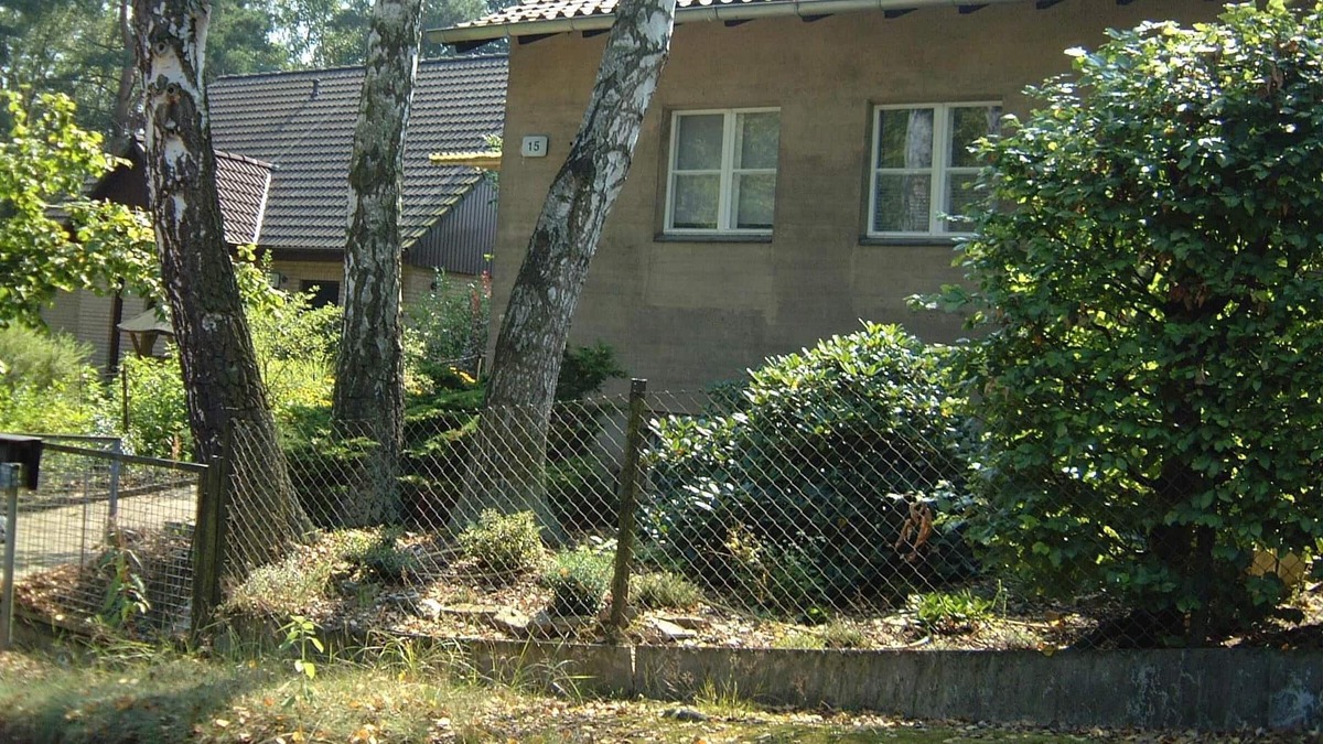 Schonwalde-Glien Cottage | Charming cottage just outside Berlin:Spandau in a quiet forest-development