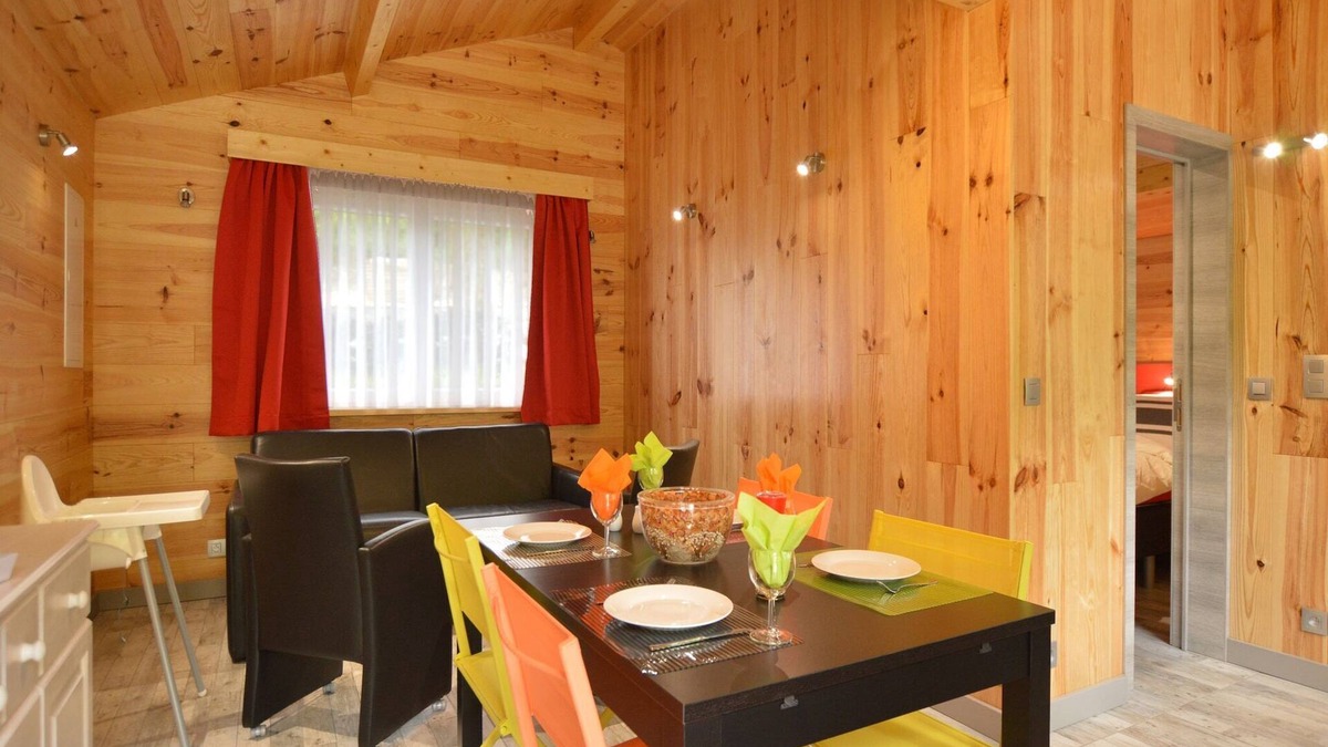 Vieuxville Ski Chalet | Charming Cottage Near River