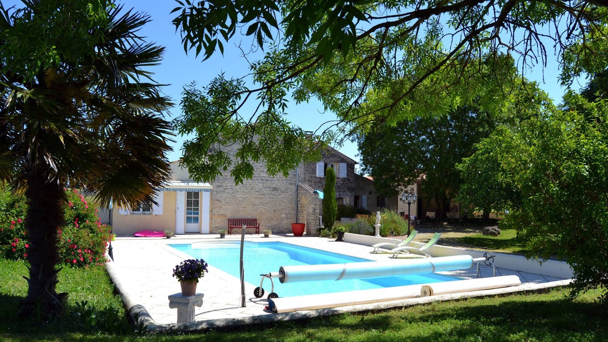 Ardillieres Cottage | Charming cottage near LA ROCHELLE salt pool, 6000m2
