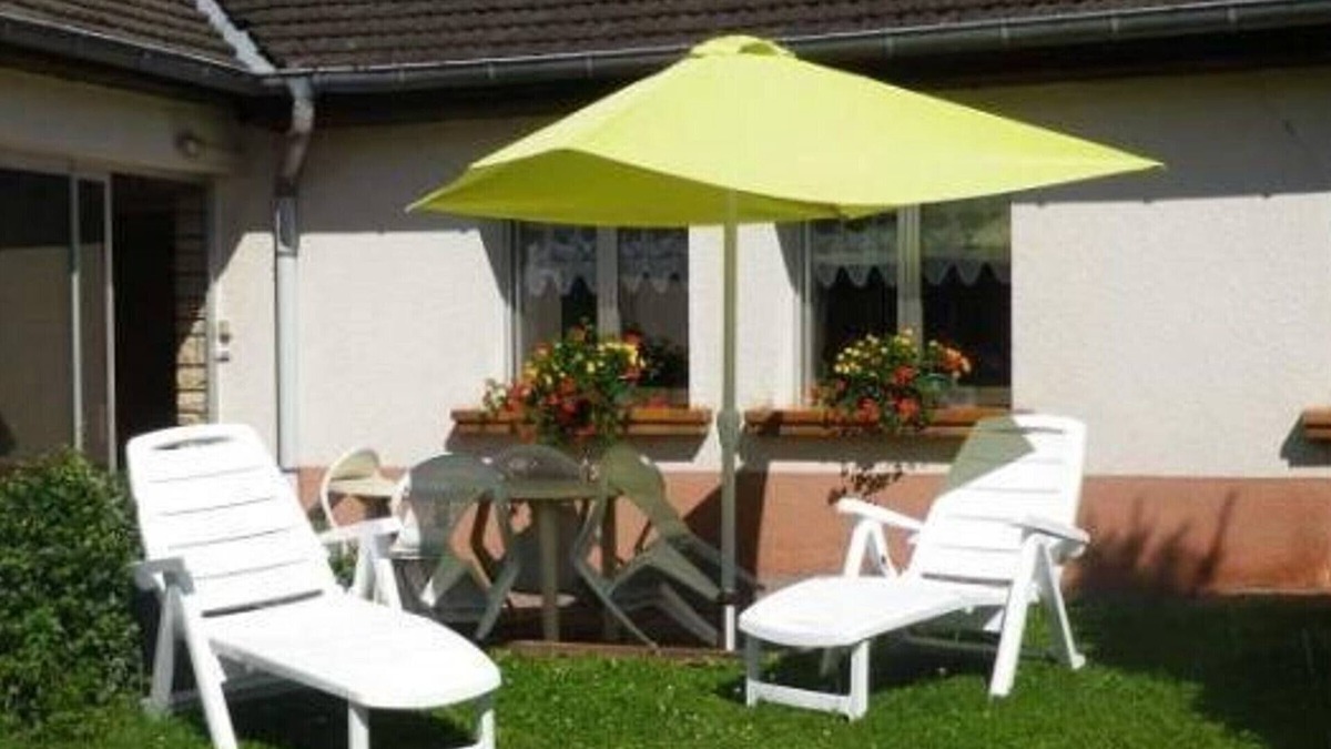 Champagney Cottage | Charming cottage near Champagney Basin, pets allowed