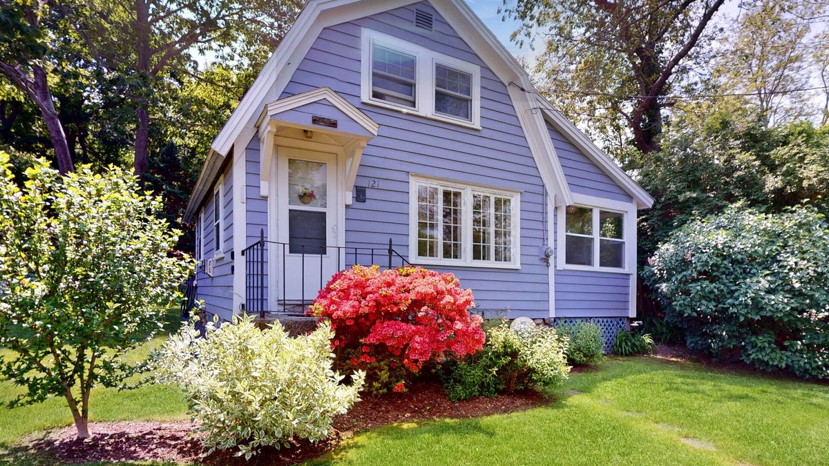 Gloucester Cottage | Charming cottage near the ocean w/beach access & near Gloucester