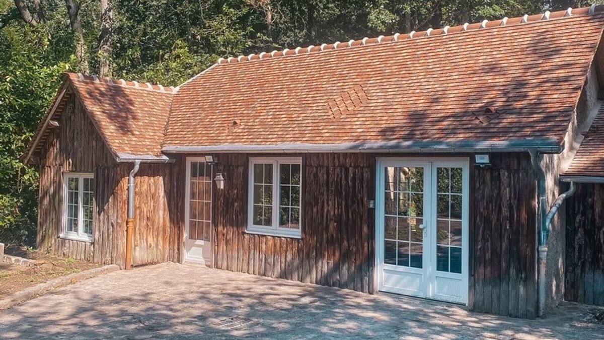 Thoiry Cottage | Charming Cottage Near Thoiry Zoo with Private Garden and Modern Amenities