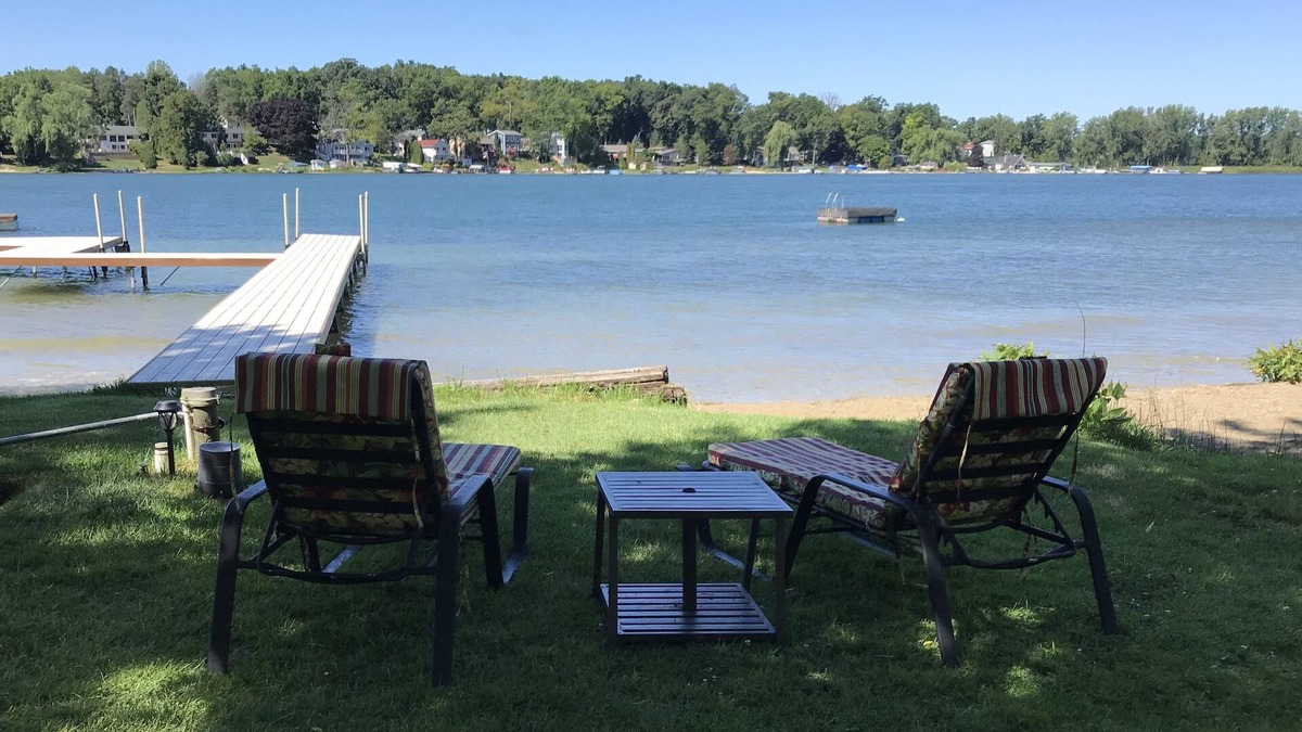 Lowell Cottage | Charming Cottage on Lake