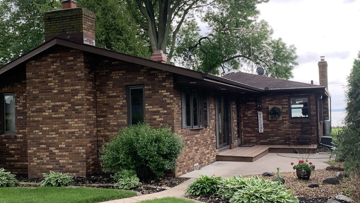 Neenah Cottage | Charming cottage on Lake Winnebago
