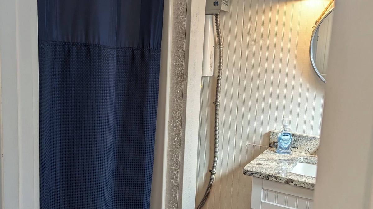 Pinckney Cottage | Charming cottage on Portage Lake