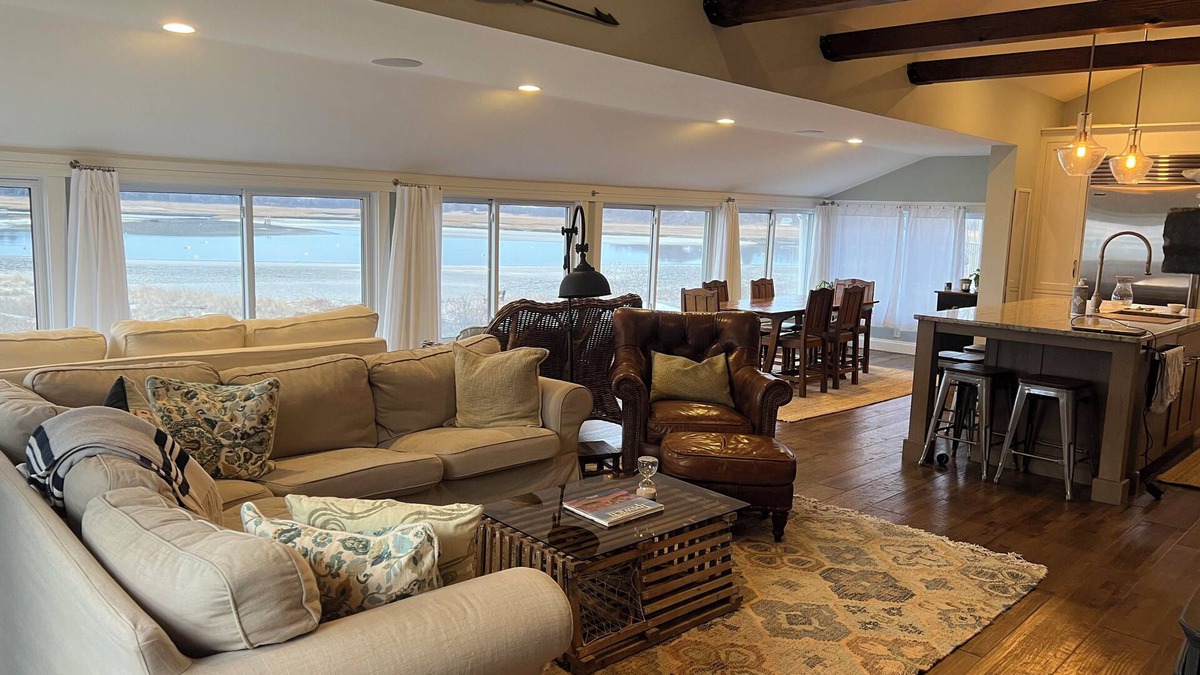 Great Neck Cottage | Charming Cottage Steps from Private Beach – Water Views & Little Neck Charm