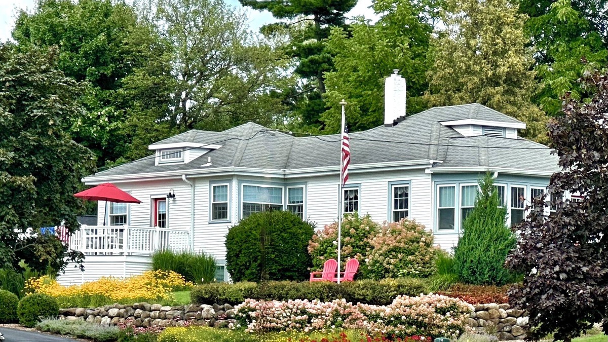 Green Lake Cottage | Charming Cottage Two Blocks from Downtown