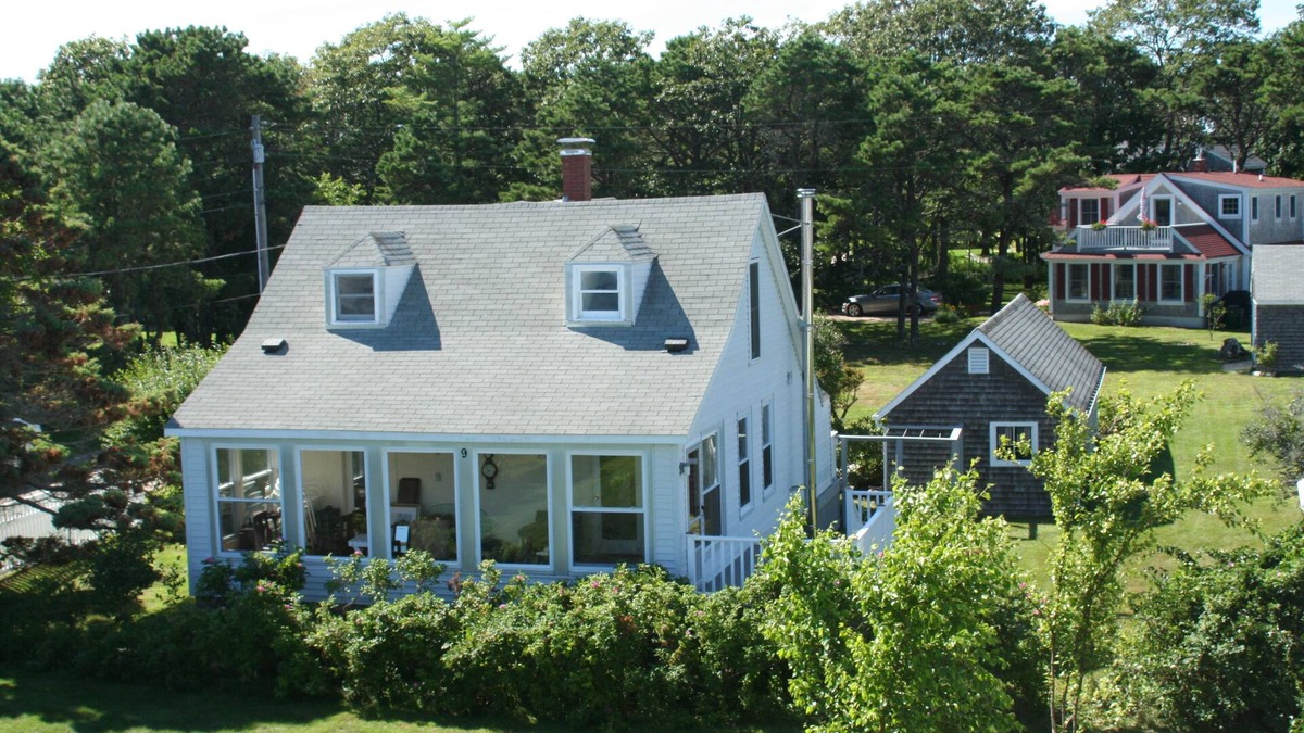 Biddeford Pool Cottage | Charming Cottage With Ocean Views in Biddeford Pool. 200 Yards to 2 Mile Beach