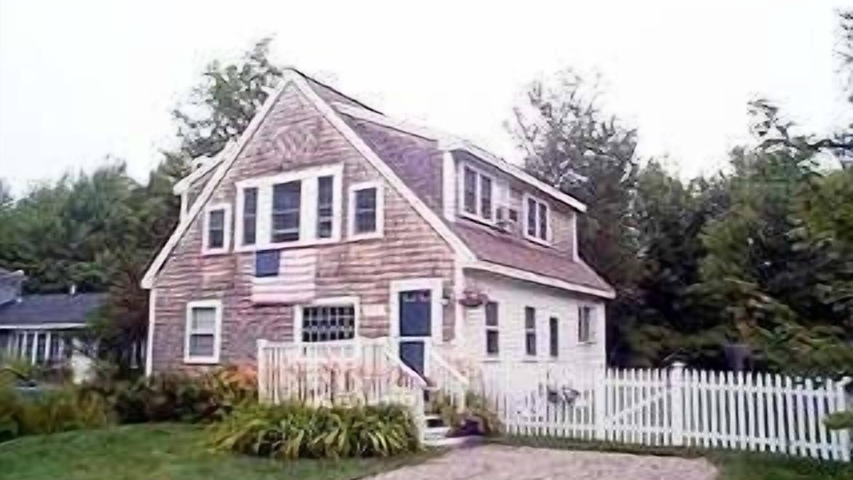 Kennebunk Cottage | Charming Cottage - Walk to Beach and Dock Square in the Port
