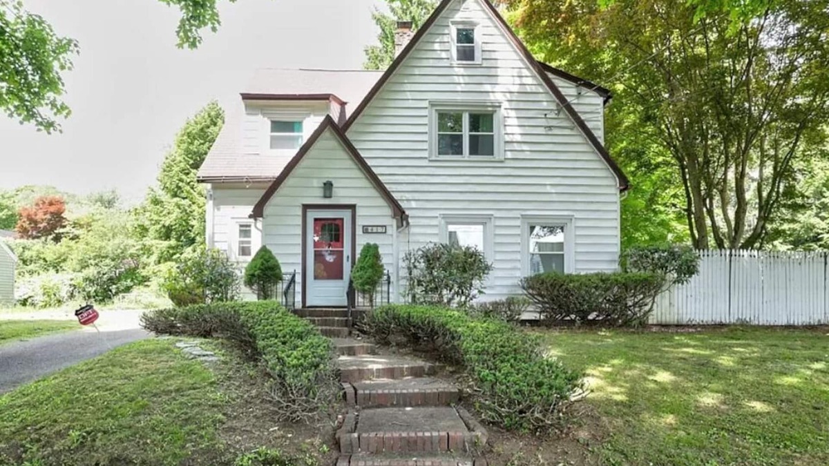 Jamestown House | Charming Cottage w/Fireplace, Fenced Yard & Basement Game Room!
