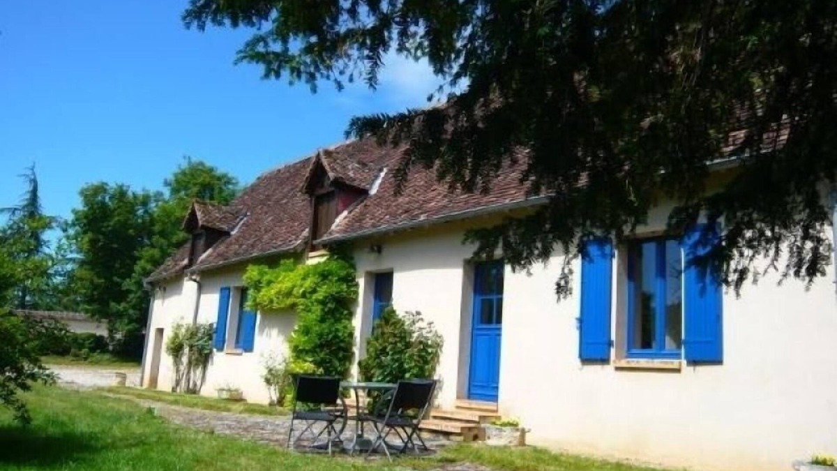 Sury-en-Vaux Cottage | Charming Cottage with Vineyard Views, WiFi, BBQ, and Bike Storage in Sury-en-Vaux