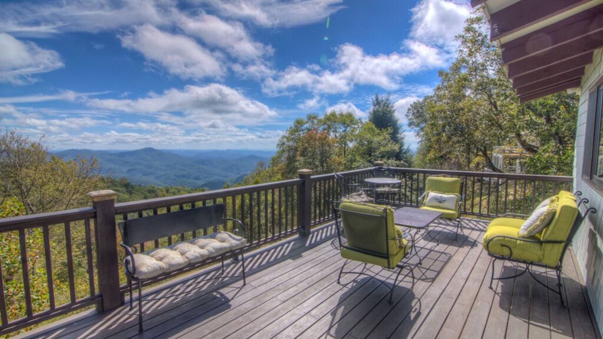 Blowing Rock Cottage | Charming Cottage with Great Views