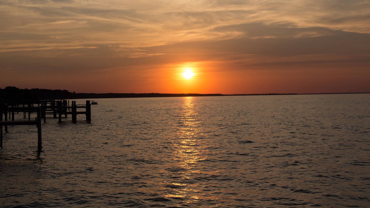 Edwardsville House | Charming Cottage w/ Water Views, Dock, Amazing Sunrise & Sunsets