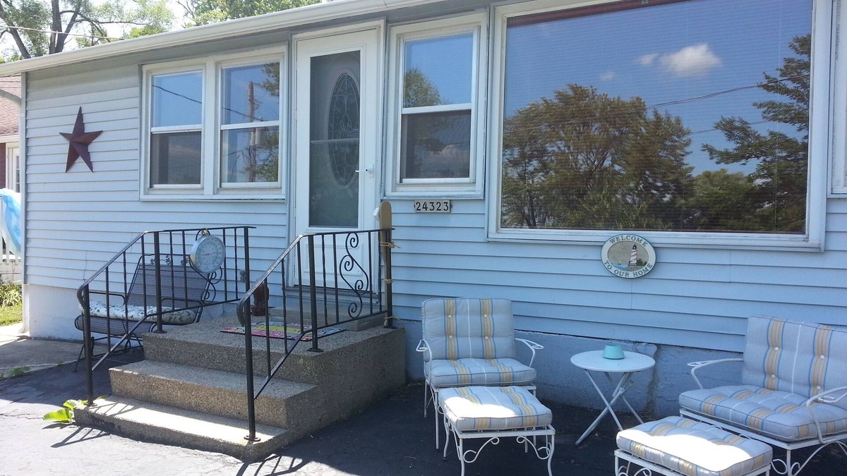Paddock Lake Cottage | Charming Cottage with Beautiful Lake Views