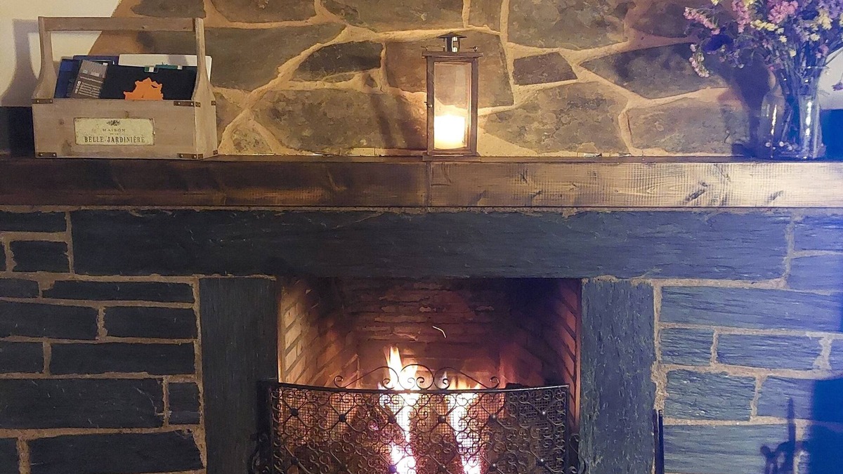 Pinofranqueado House | π‘ Charming cottage with fireplace & patio β natural pool just 500m away! πΆπ±π