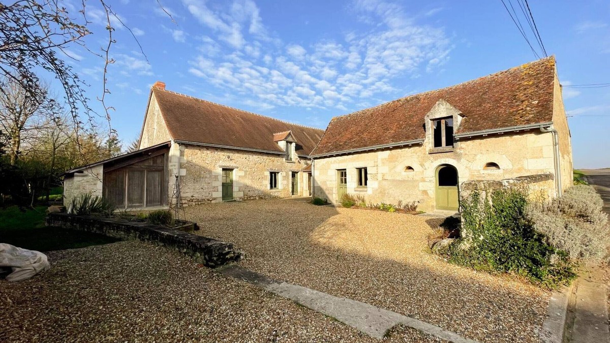 Chedigny Cottage | Charming cottage with garden in Chédigny