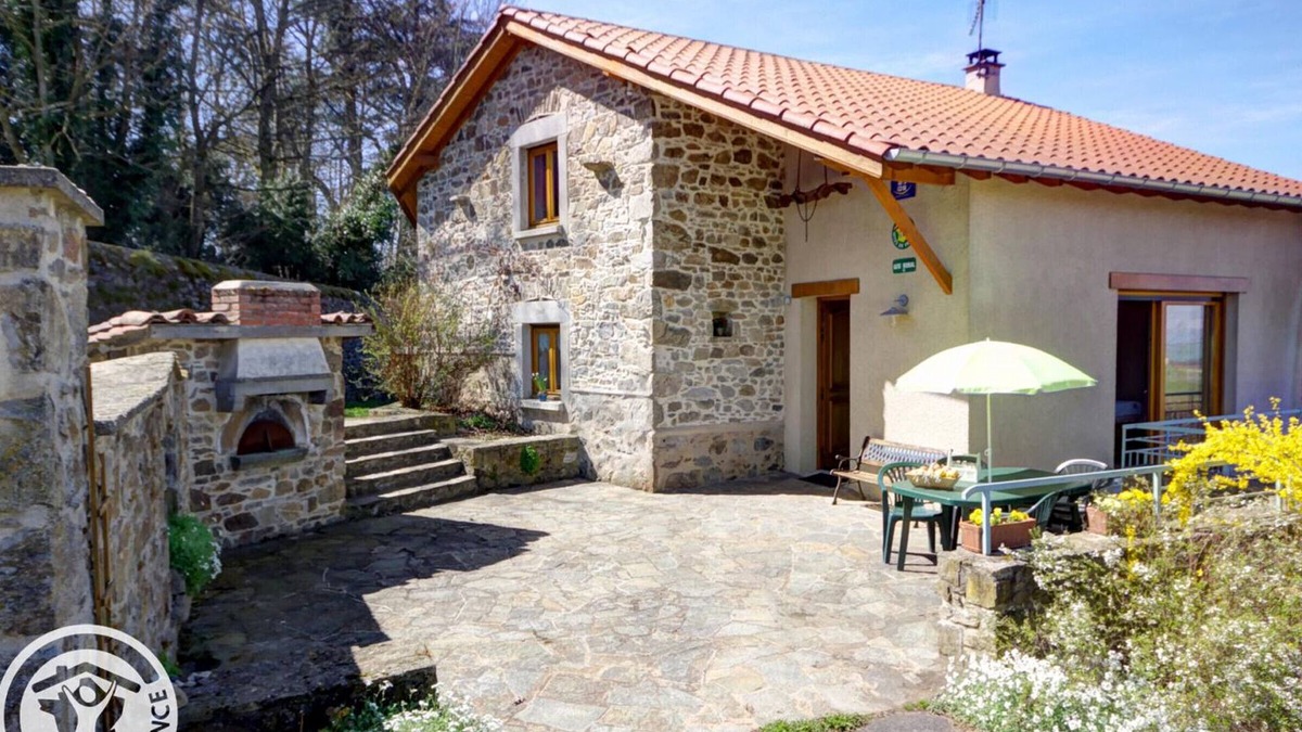 Fontanes Cottage | Charming Cottage with Panoramic Views, Spacious Garden, Pet-Friendly, Ideal for Families