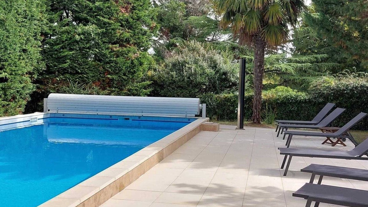 Ginestet Cottage | Charming Cottage with Pool, Near Vineyards and Historic Towns