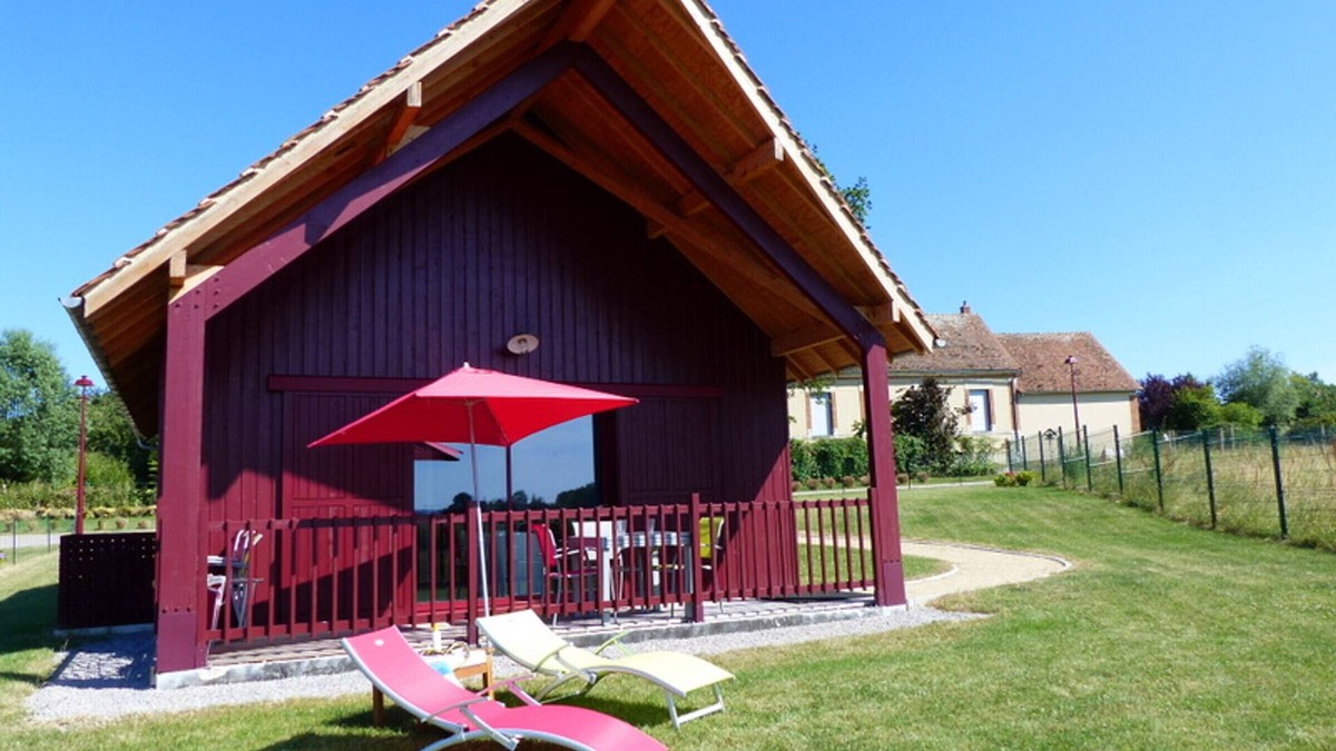 Meillard Cottage | Charming Cottage with Terrace and Stunning Countryside Views, Near Saint Pourçain Vineyards
