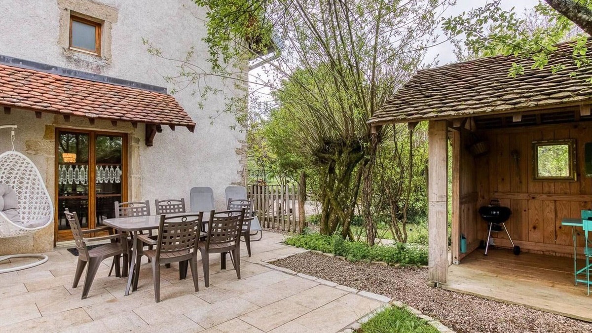 Esprels Cottage | Charming cottage with garden, near lake activities and hiking