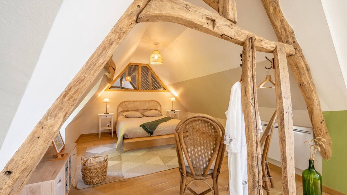 Loueuse Cottage | Charming Cottage with Garden, Wi-Fi, BBQ, and Equestrian Facilities in Scenic Picardie Village